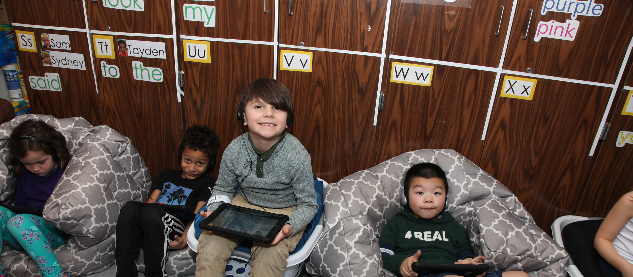 kids with chromebooks